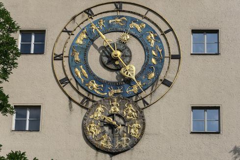 Wem die Stunde schlägt